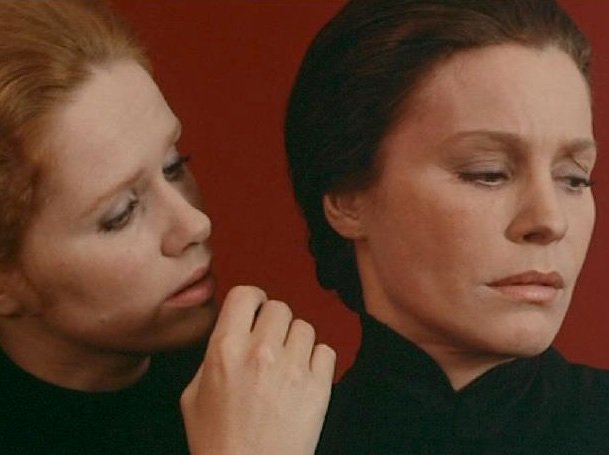 Liv Ullmann & Ingrid Thulin, Cries and Whispers (1972)