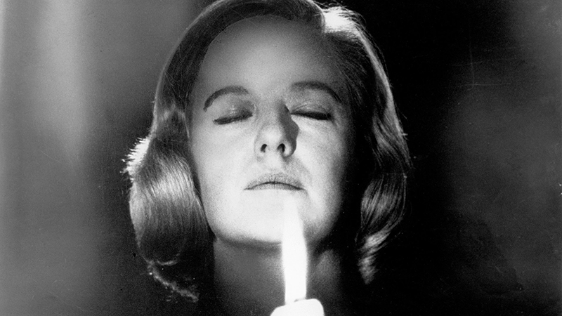 seance on a wet afternoon