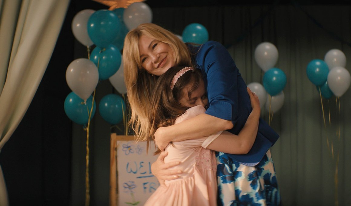 "Good American Family": Πόνος, πολυπλοκότητα, διχόνοια "Good American Family": Πόνος, πολυπλοκότητα, διχόνοια