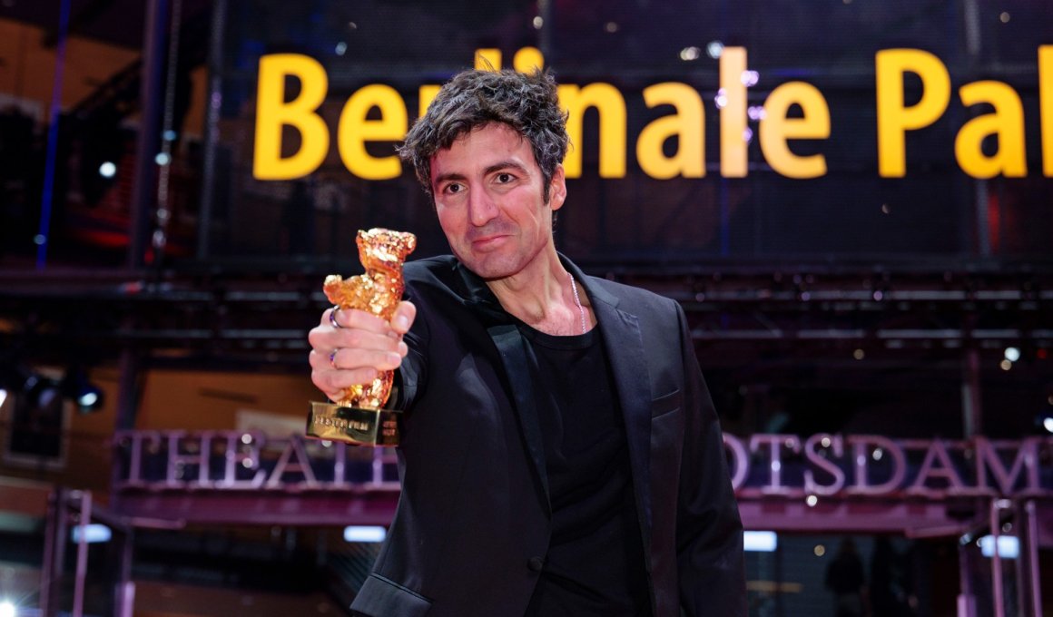 Berlinale 26 - Ιλκέρ Κατάκ: "Oι καλλιτέχνες είμαστε σαν τις μετοχές στο χρηματιστήριο"