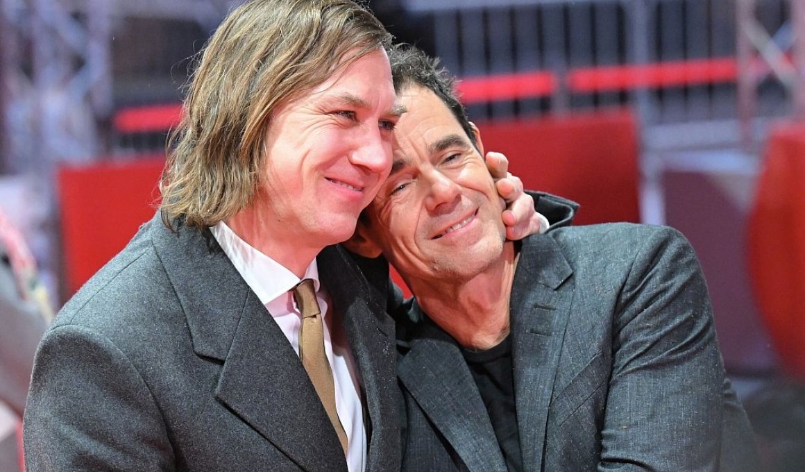Berlinale 2025: Τομ Τίκβερ & Λαρς Έιντιγκερ μιλούν για το "Φως"
