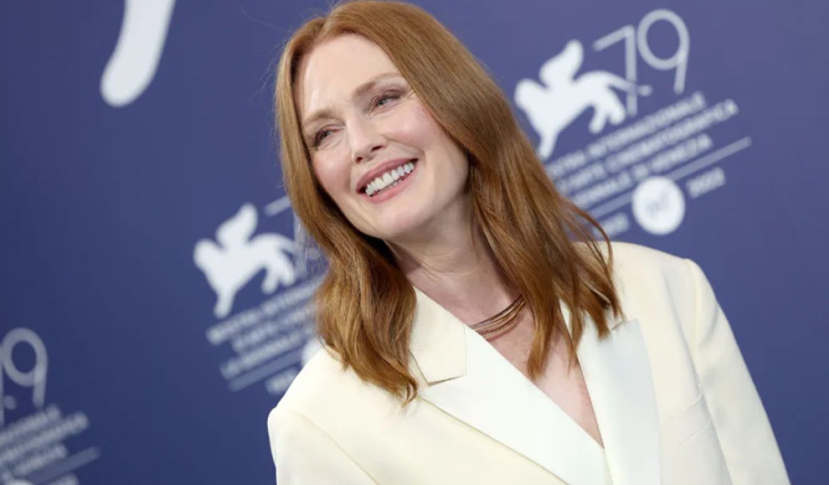 venice film festival 2022 julianne moore