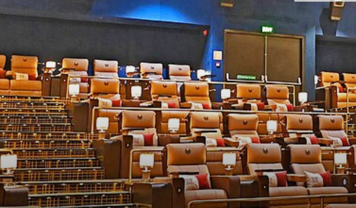 Ινδός θεατής μήνυσε κινηματογράφο για πολλές διαφημίσεις