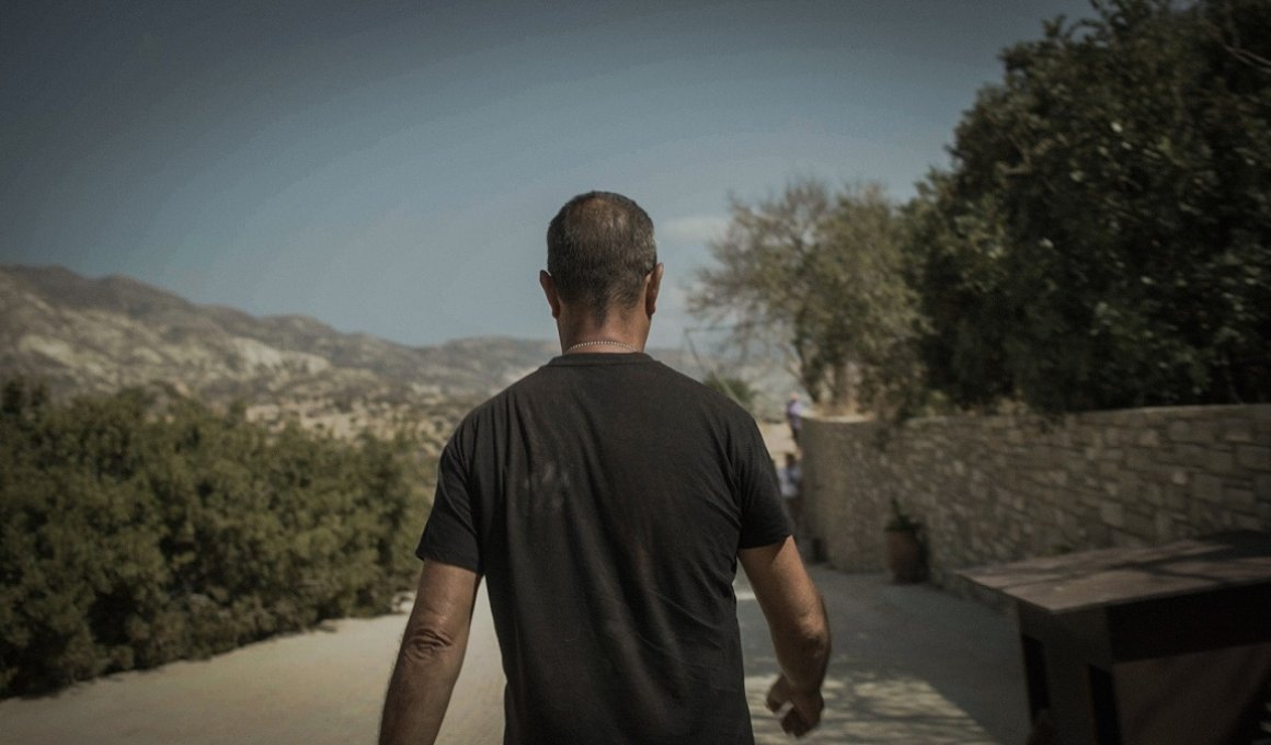27ο ΦΝΘ: Ένας άνδρας, 430 σκυλιά και ένα εκατομμύριο ακόλουθοι