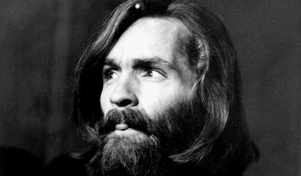Νεκρός ο serial killer Τσαρλς Μάνσον Νεκρός ο serial killer Τσαρλς Μάνσον