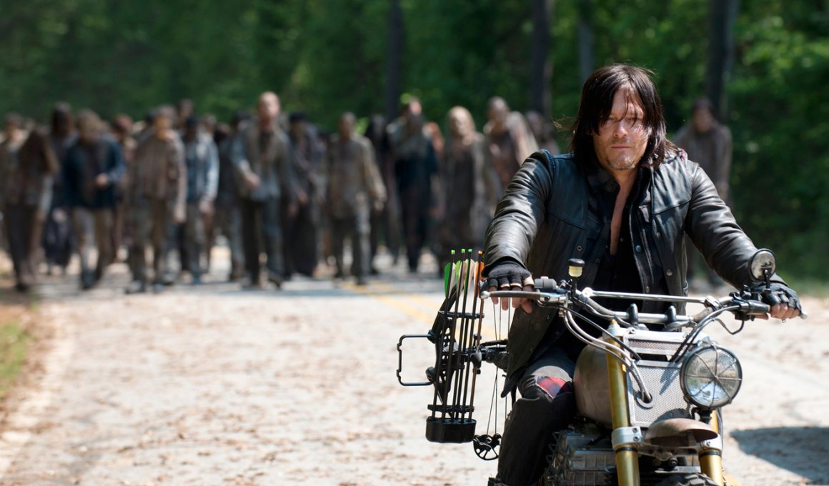 Φανατική θαυμάστρια του Walking Dead δάγκωσε τον "Daryl"