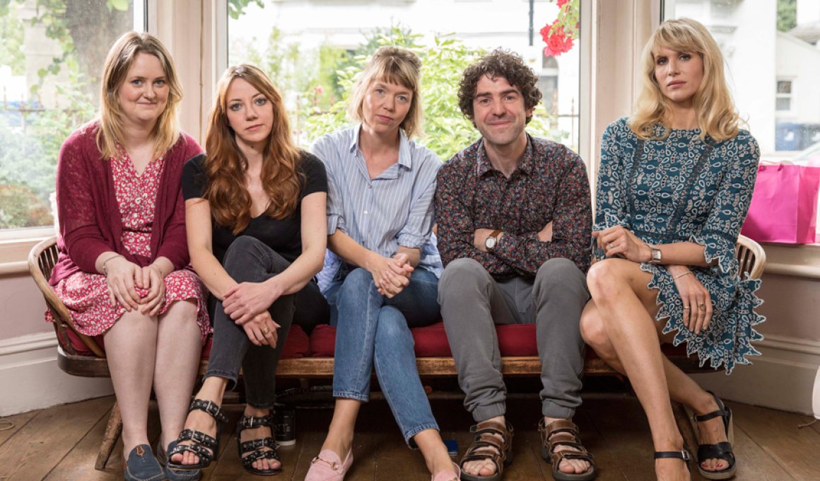 "Motherland" season 1: Η σύγχρονη μητέρα με χιούμορ και αλήθεια