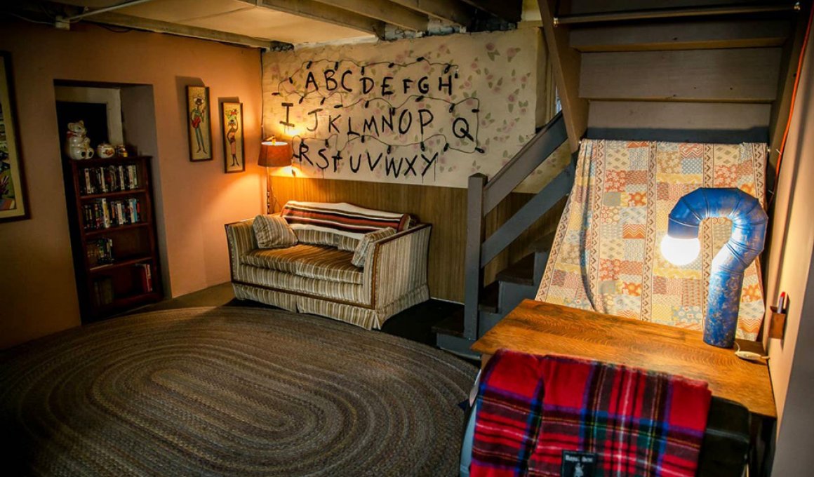 Ένα διαμέρισμα με διακόσμηση «Stranger Things» best seller στο Airbnb