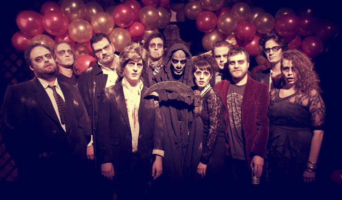 Έτοιμοι για Zombie Thriller Party και φέτος; Έτοιμοι για Zombie Thriller Party και φέτος;