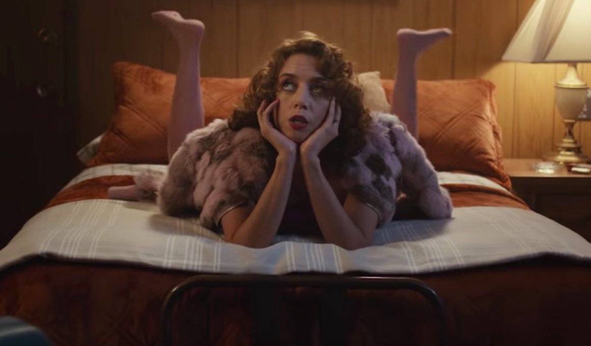 An Evening with Beverly Luff Linn  - κριτική ταινίας