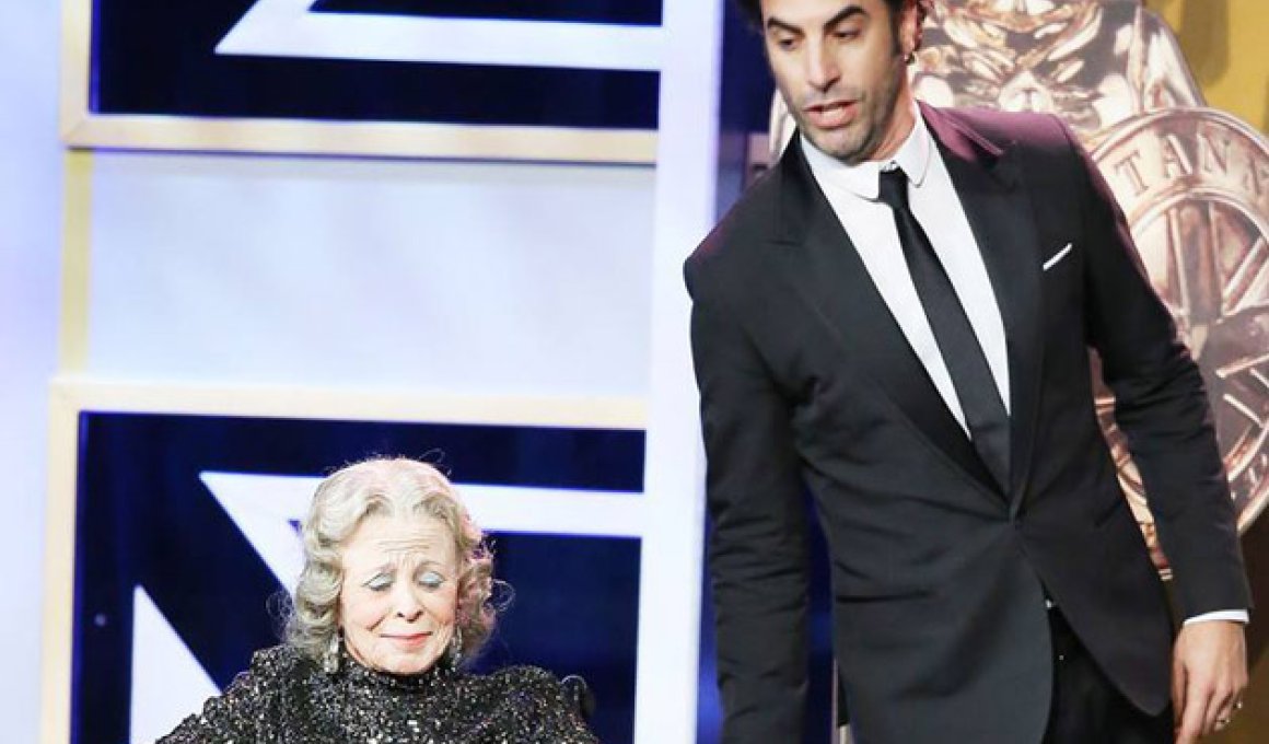 "Bafta Los Angeles": Ρεσιτάλ από τον Σάσα Μπάρον Κοέν και την Σάλμα Χάγιεκ
