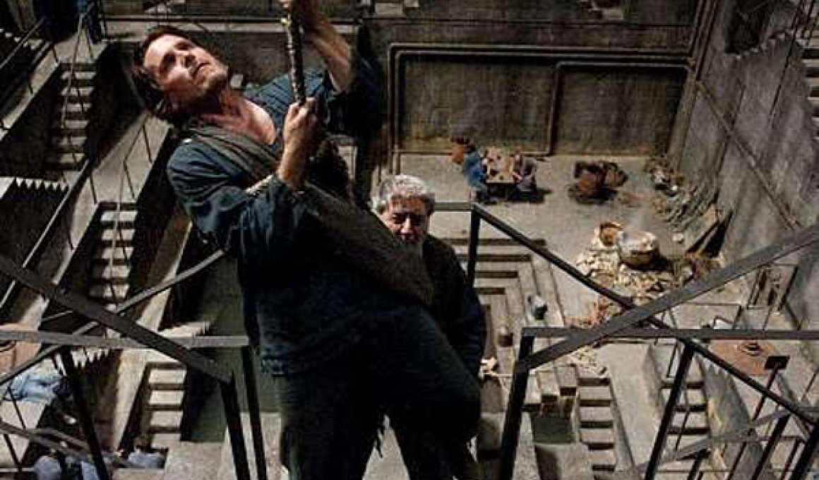 Δες γιατί αξίζει το Blu-Ray του Dark Knight Rises. 