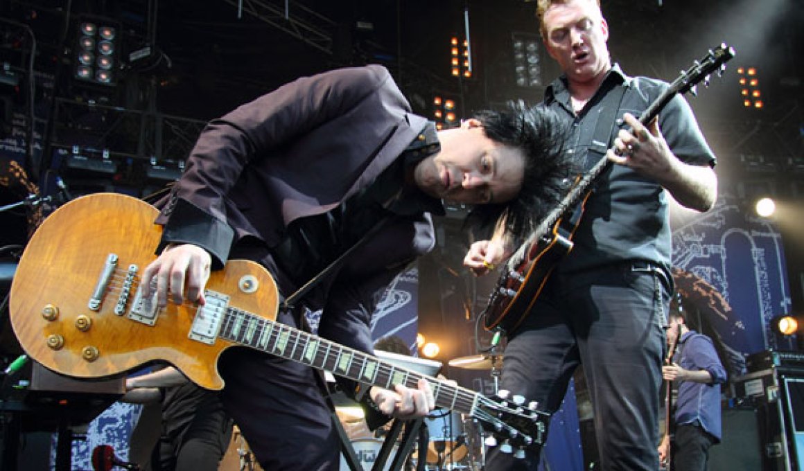 Οι Queens of the stone age είναι παντού! Από το σινεμά θα έλειπαν;