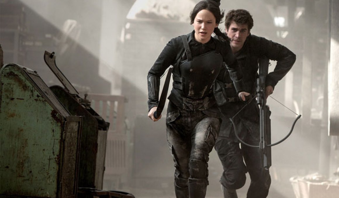 "Hunger Games" άνετη πρωτιά "Hunger Games" άνετη πρωτιά