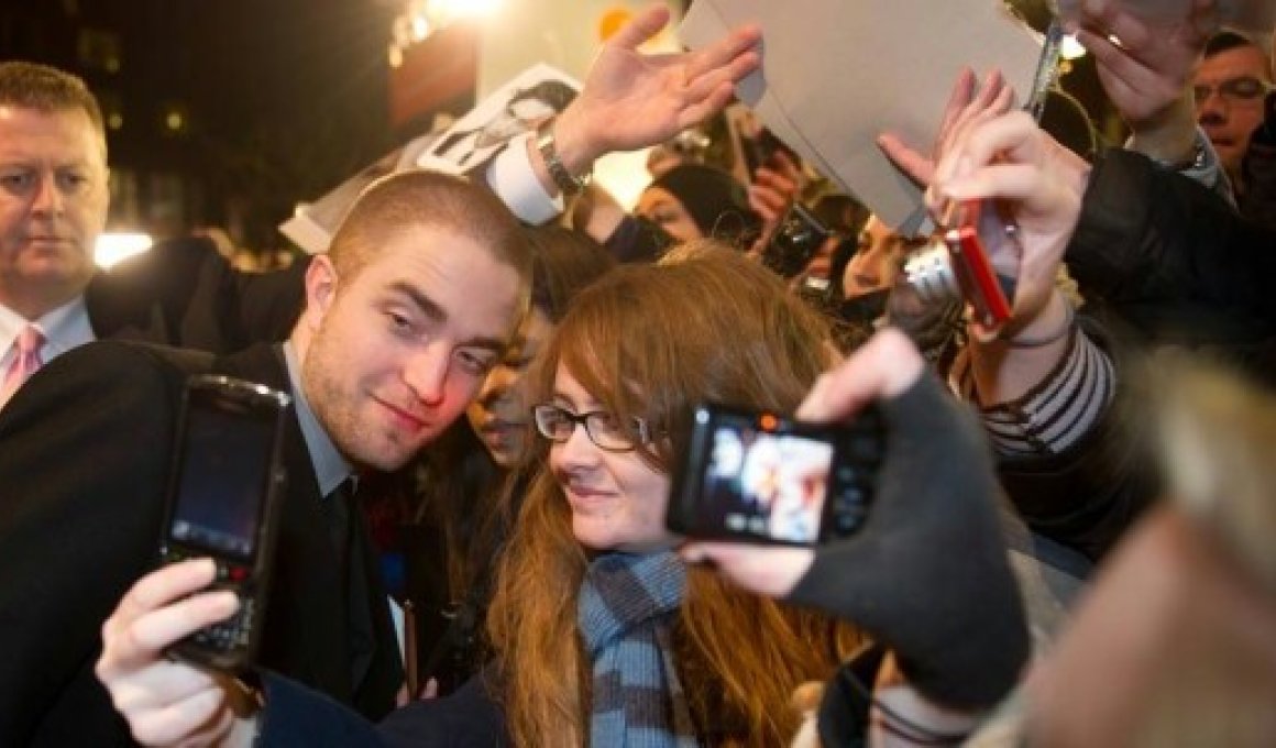 First we take Berlin: O «άσημος» Pattinson, o Corbijn, οι «παράνομες» και τα ντολμαδάκια του Kreutzberg