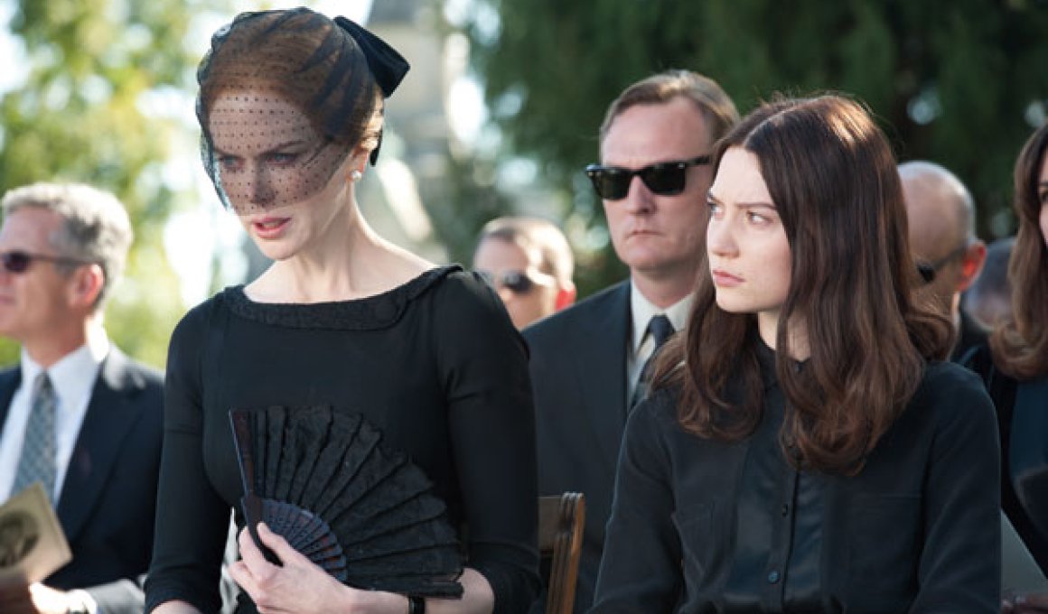 Featurette από το "Stoker": Η οικογένεια συστήνεται... Featurette από το "Stoker": Η οικογένεια συστήνεται...