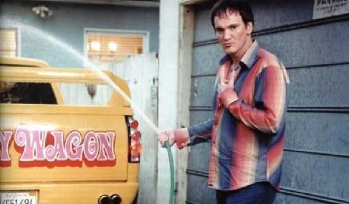O Quentin πλένει το...pussy wagon του