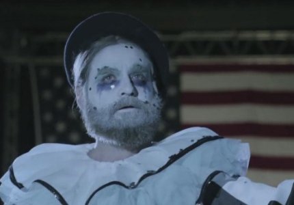 "Baskets": Ο Ζακ Γαλιφιανάκης είναι κλόουν