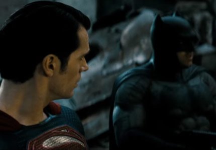 "Batman vs Superman": Τρέιλερ με εκπλήξεις!