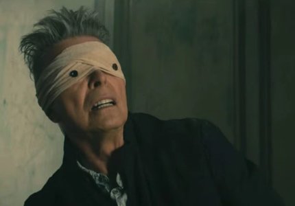 Νέος Bowie με κομματάρα και κλιπάρα! 