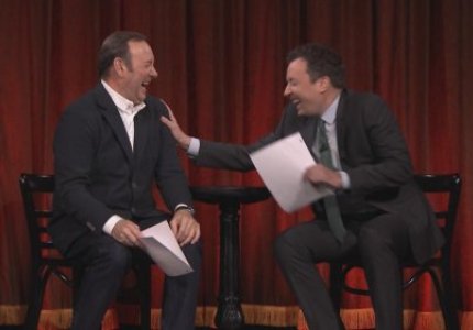 Κέβιν Σπέισι & Τζίμι Φάλον παίζουν "House of cards"