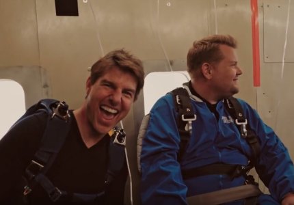 Πως είναι το skydiving από τα 15.000 πόδια με τον Τομ Κρουζ;