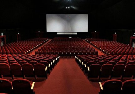 Μόνο σε εμβολιασμένους θα επιτρέπεται η είσοδος σε χειμερινούς κινηματογράφους