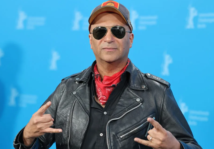Berlinale 26 - Τομ Μορέλο: "Να πολεμάς τον φασισμό και να κάνεις ντοκιμαντέρ για το αγαπημένο σου συγκρότημα!"