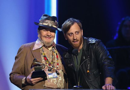 Ο Dan Auerbach των Black Keys θα σκηνοθετήσει το ντοκιμαντέρ του Dr. John