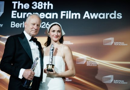 <a href="/nea/eyropaika-vraveia-kinimatografoy-2025-eihan-synaisthimatiki-axia/72937">Ευρωπαϊκά Βραβεία Κινηματογράφου 2025: Είχαν "Συναισθηματική αξία"</a>