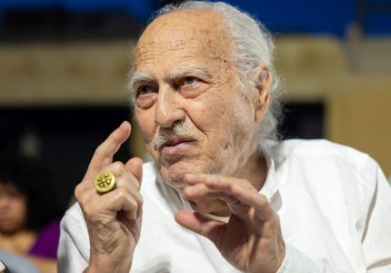 <a href="/festival-thessalonikis/nikos-kavoykidis-enas-thrylos-toy-ellinikoy-sinema-o-magos-toy-fotos/71806">Νίκος Καβουκίδης. Ένας θρύλος του ελληνικού σινεμά. Ο μάγος του φωτός. </a>