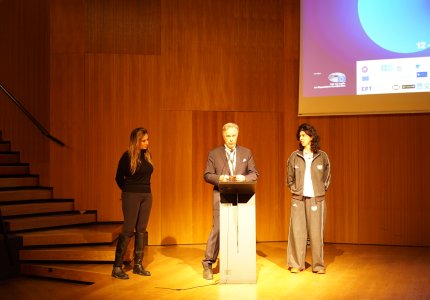 <a href="/en/nea/4o-festival-anexartitoy-kinimatografoy-athinas-ta-vraveia/73382">4ο Φεστιβάλ Ανεξάρτητου Κινηματογράφου Αθήνας: Τα βραβεία</a>
