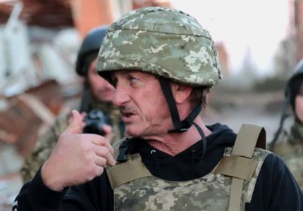 Γυρίζει ντοκιμαντέρ στο μέτωπο της Ουκρανίας ο Σον Πεν