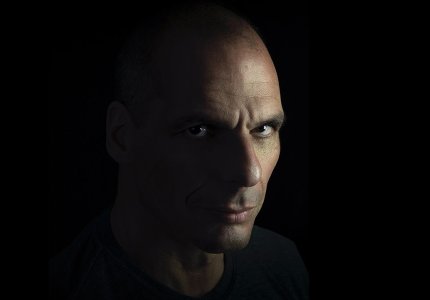 H μίνι-σειρά "In the eye of the storm" για τον Γιάννη Βαρουφάκη, απόψε στο Τριανόν