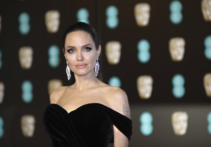 Bafta 18: Κόκκινο χαλί - Μαύρα φορέματα