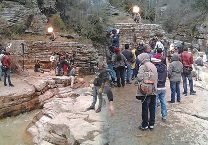 Το Bollywood πάει... Πάπιγκο και Σύβοτα