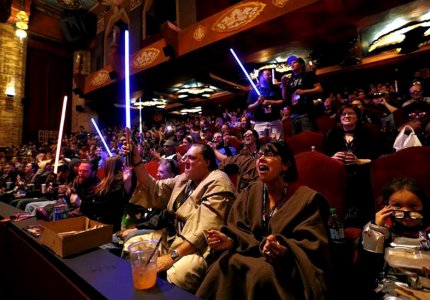 To "Star Wars: The Force Awakens" διαλύει όλα τα ρεκόρ!