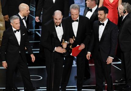 Oscars 17: Ποιος πήρε την ευθύνη για το φιάσκο