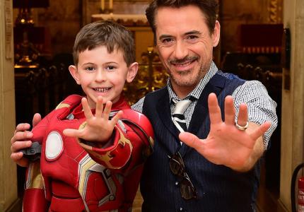 O "Iron Man" δίπλα στα παιδάκια με καρκίνο