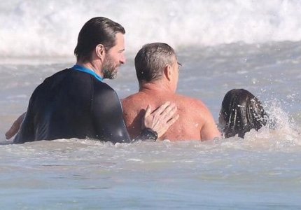 Ο Χιού Τζάκμαν έσωσε παιδιά από πνιγμό