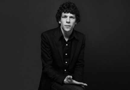 Ο Jesse Eisenberg ετοιμάζει κωμική τηλεοπτική σειρά