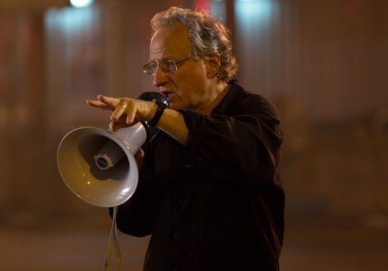 Ο Μάικλ Μαν κάνει τηλεόραση για το Βιετνάμ