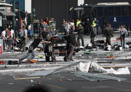 "Πεδίο μάχης" το Σύνταγμα για τα γυρίσματα του "Born to be murdered"