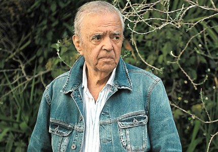 "Κεφάλια Πέντε, Ανάσες Τέσσερες": Ένα βιβλίο με τις μνήμες του Σταύρου Τσιώλη