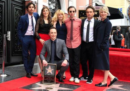 To καστ του «Big Bang Theory» θέλει μείωση μισθού τους για να αυξηθεί αυτός των συναδέλφων τους!
