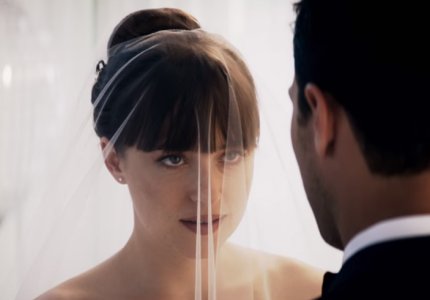 "50 shades freed": Το πήρε το κορίτσι