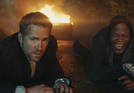 The hitman's bodyguard: Άφθονος macho χαβαλές