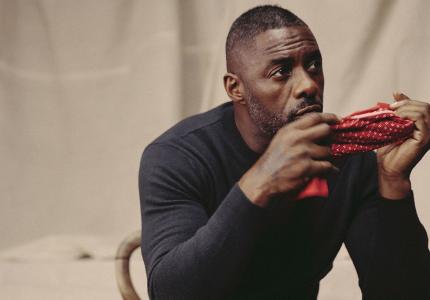 O Idris Elba καταπολεμά τον καρκίνο του μαστού
