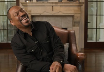 «Being Eddie»: Το πρόσωπο πίσω από το χαμόγελο του Έντι Μέρφι