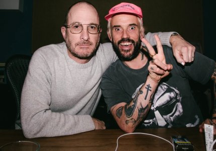 Ακούστε το κομμάτι των Idles για το «Caught Stealing» του Ντάρεν Αρονόφσκι